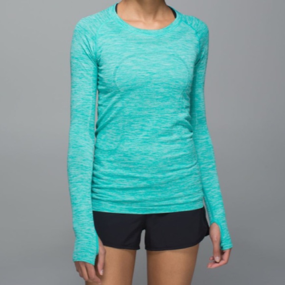 Lululemon Swiftly Tech Long Sleeve Crew in Heathered Blue Tropics